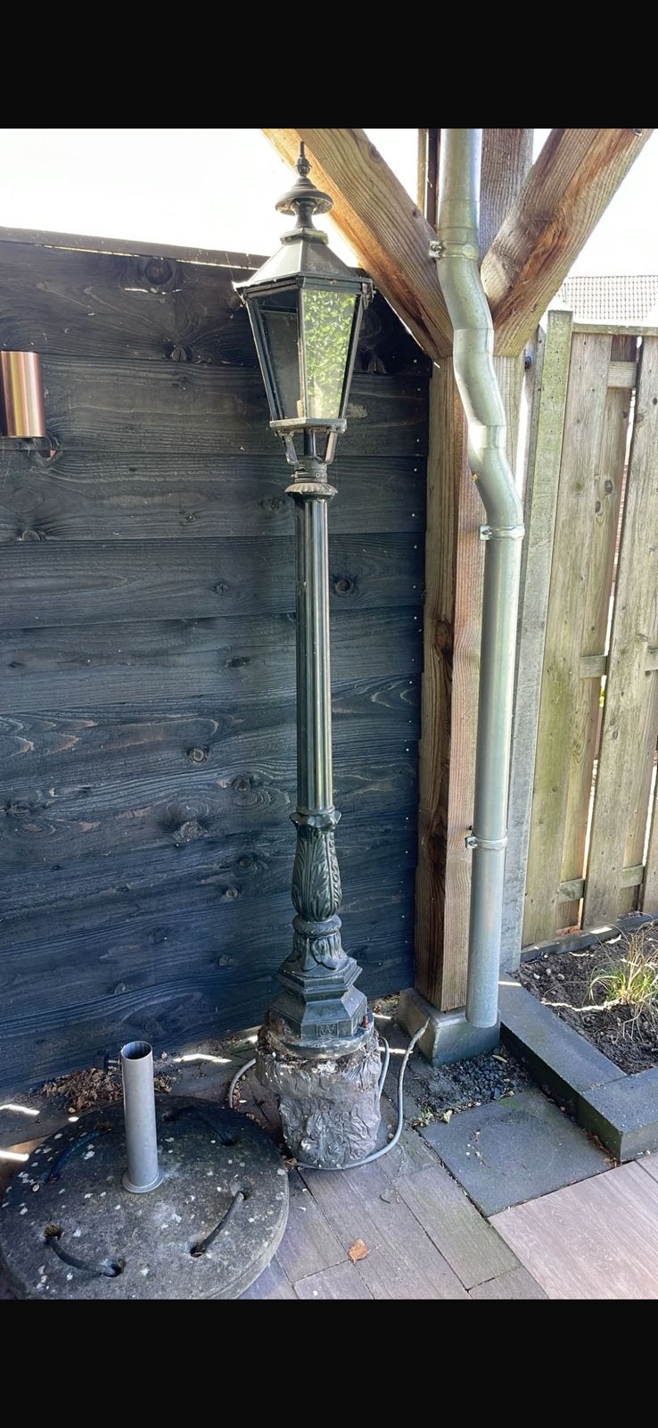 Gietijzeren lantaarnpaal, Tuin en Terras, Buitenverlichting, Gebruikt, Staande lamp, Ophalen of Verzenden, Netvoeding