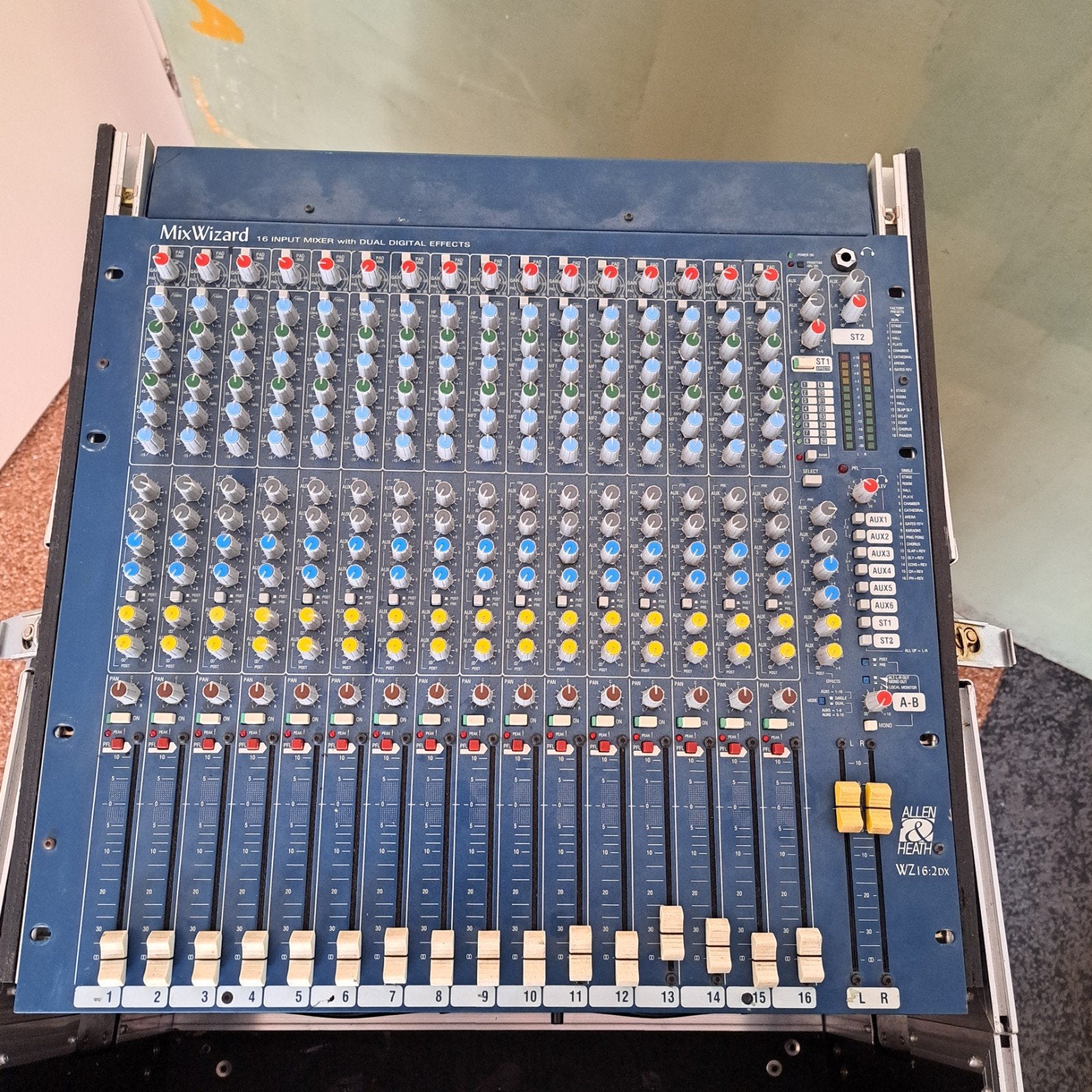 Allen & Heath WZ16:2DX MixWizard Mengpaneel, Ophalen of Verzenden, Gebruikt, 10 tot 20 kanalen, Microfooningang