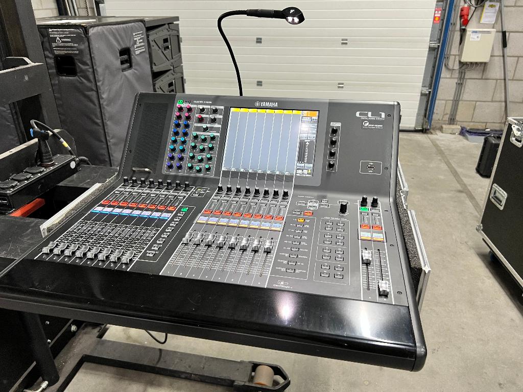 Yamaha CL1 Digitale mixer, Muziek en Instrumenten, Mengpanelen, Ophalen, Gebruikt, 20 kanalen of meer, Microfooningang