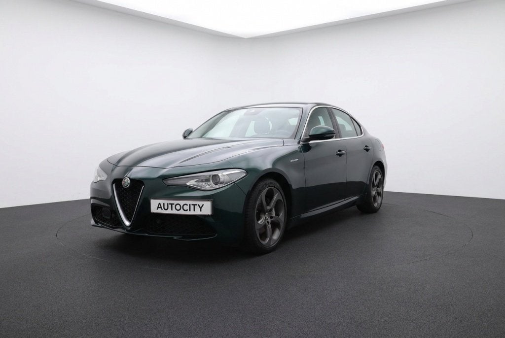 Alfa Romeo Giulia 2.0 Super 200PK Leder l Carplay l Camera l, Auto's, Alfa Romeo, Automaat, Euro 6, 14 km/l, Bedrijf