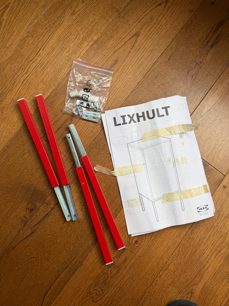 Rode pootjes voor IKEA Lixhult kast, Ophalen of Verzenden, Gebruikt