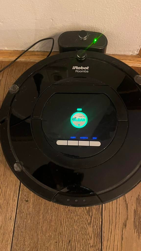 Irobot roomba defect, Witgoed en Apparatuur, Stofzuigers, Ophalen, Zo goed als nieuw, Robotstofzuiger