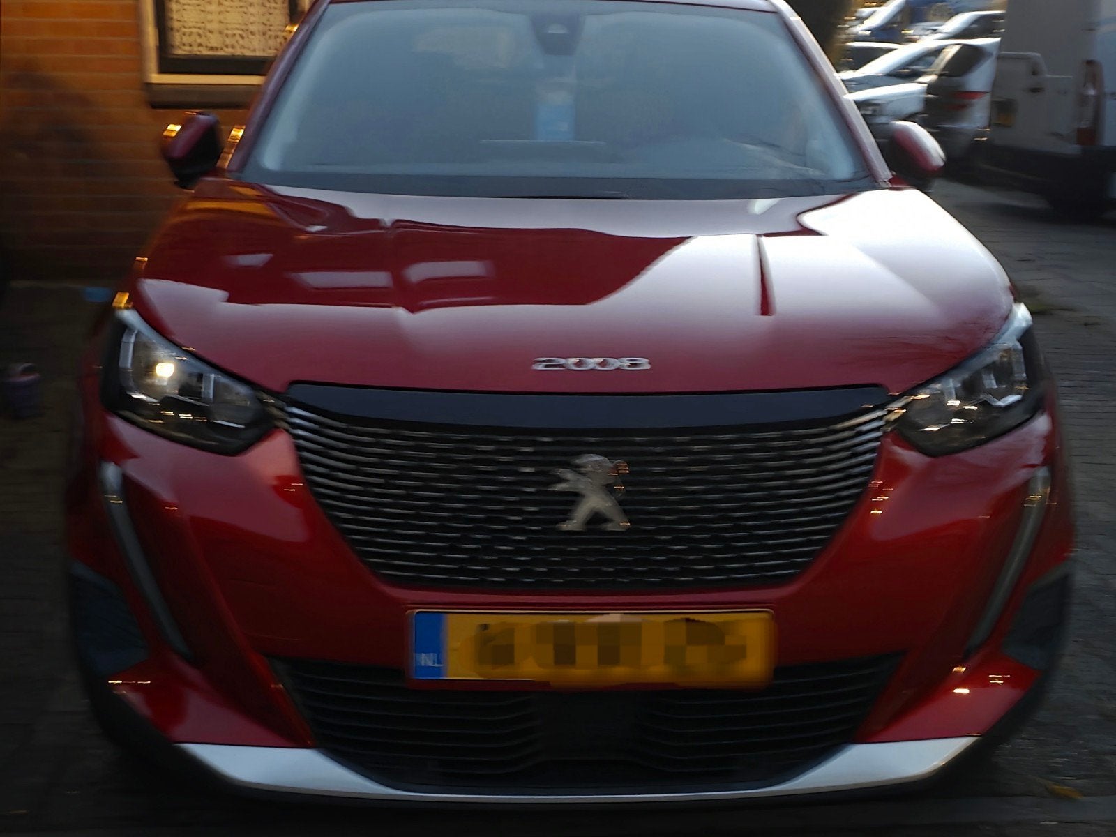 Peugeot 2008 1.2 Puretech 130pk Eat8 2020 Rood, Auto's, 1199 cc, Origineel Nederlands, 1200 kg, 1180 kg