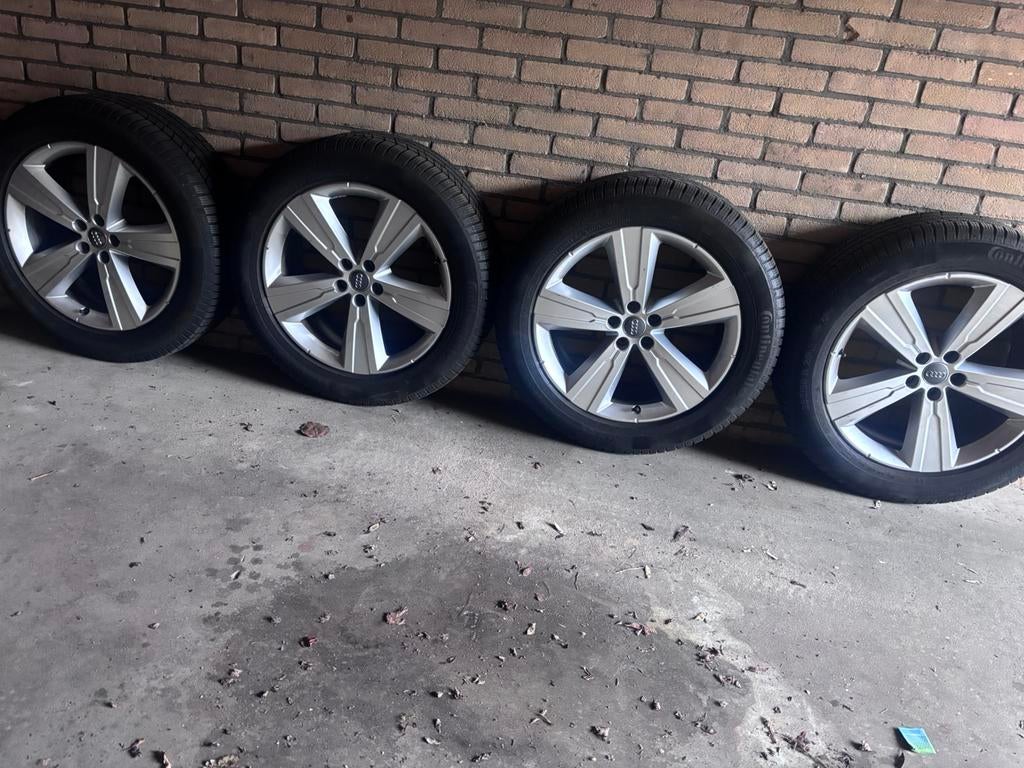 Originele Audi Q7/Q8/VW Touareg 20 inch velgen met banden, Auto-onderdelen, Banden en Velgen, Ophalen, Gebruikt, Banden en Velgen