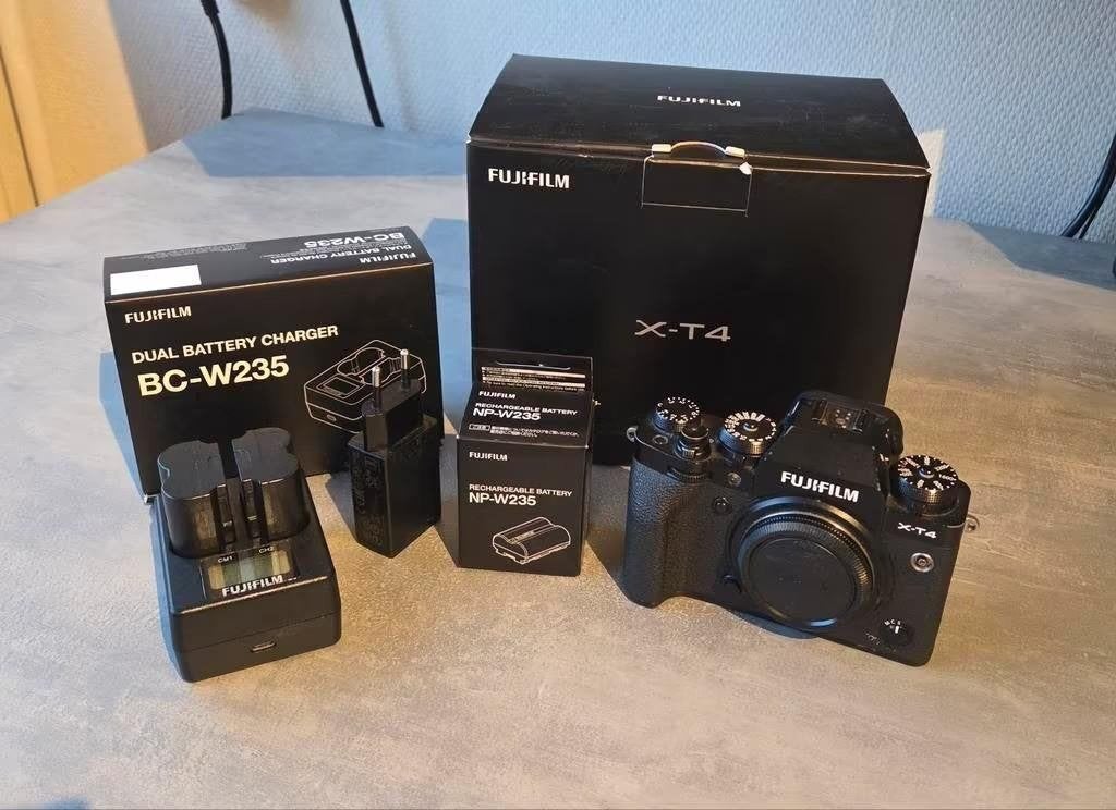 Fujifilm XT-4 met 2 accu's en snellader, Ophalen of Verzenden, Zo goed als nieuw, Fuji, Geen optische zoom
