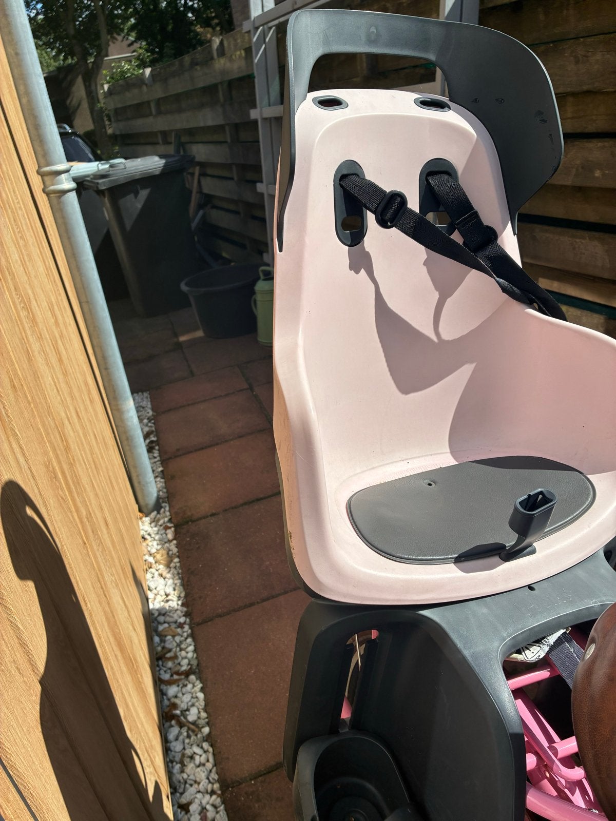 Bobike fietsstoeltje voor achterop - Roze, Fietsen en Brommers, Fietsaccessoires | Fietsstoeltjes, Ophalen, Achterzitje, 9 t/m 36 kg