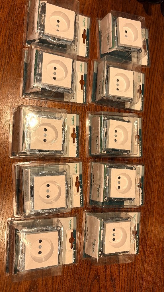 10x Stopcontacten Schneider Merten, Ophalen of Verzenden, Nieuw, Schneider Electric, Stopcontact