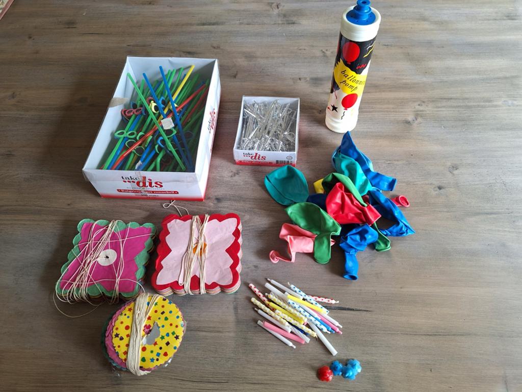 Kinderfeestje artikelen. 1 koop, gratis ophalen, Hobby en Vrije tijd, Feestartikelen, Ophalen, Versiering, Verjaardag