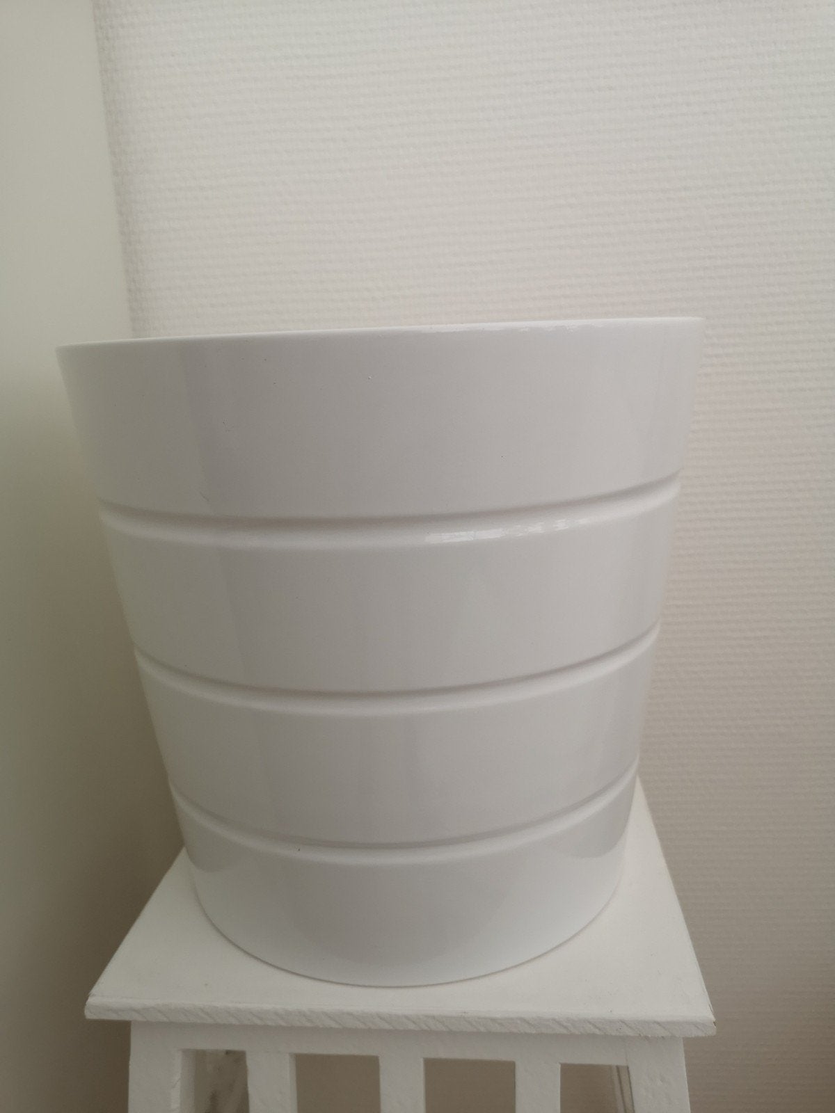 Witte, aarden bloempot, Ophalen, Zo goed als nieuw, Rond