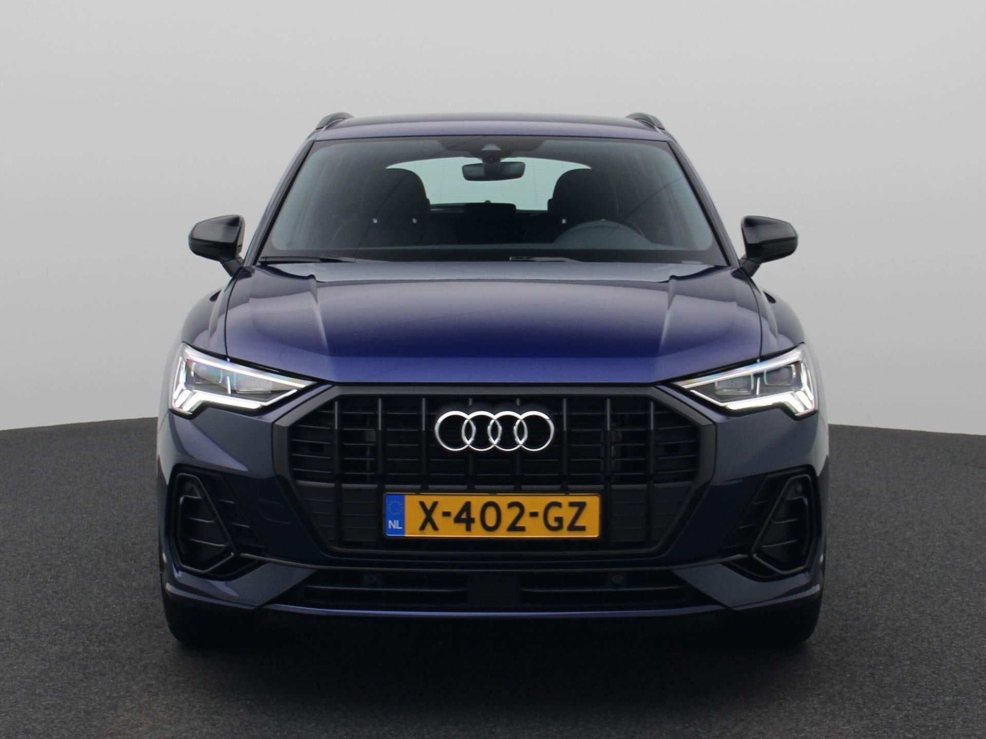Audi Q3 45 TFSI e S edition 245 PK | Automaat | S-line | Nav, Auto's, 12 maanden, Gebruikt, Blauw, Hybride Elektrisch/Benzine