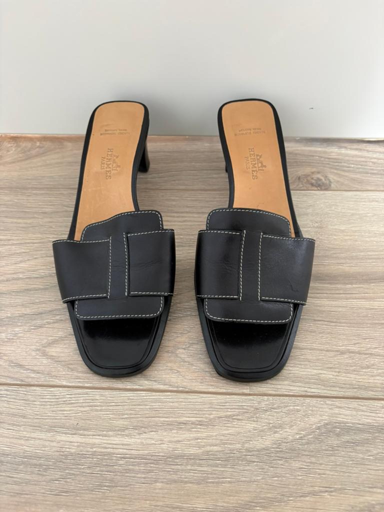Hermès muiltjes - maat 38, Kleding | Dames, Schoenen, Zwart, Zo goed als nieuw, Sandalen of Muiltjes, Ophalen of Verzenden