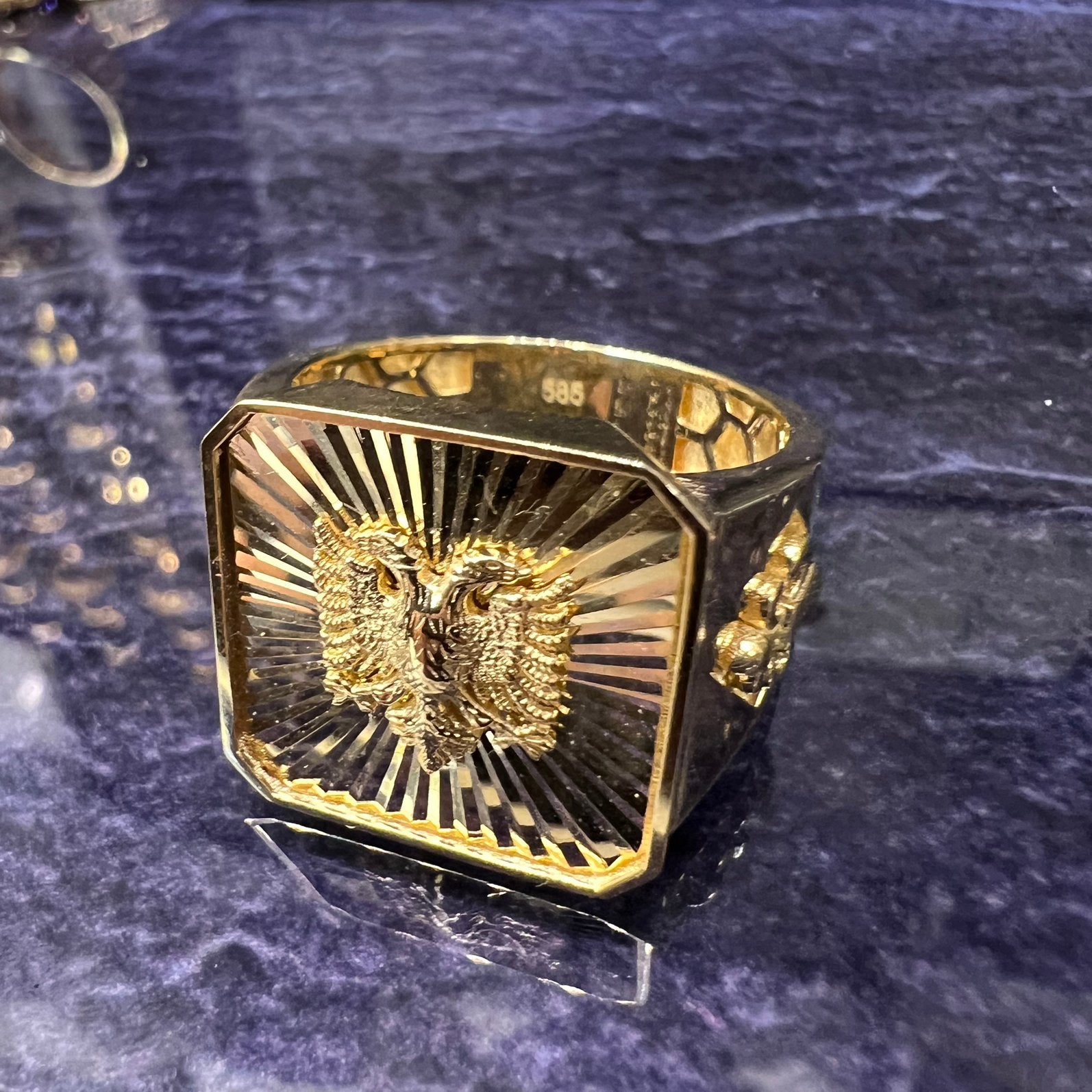 14k gouden ring tweekoppige adelaar model, Ophalen of Verzenden, Nieuw, Goud, Heer