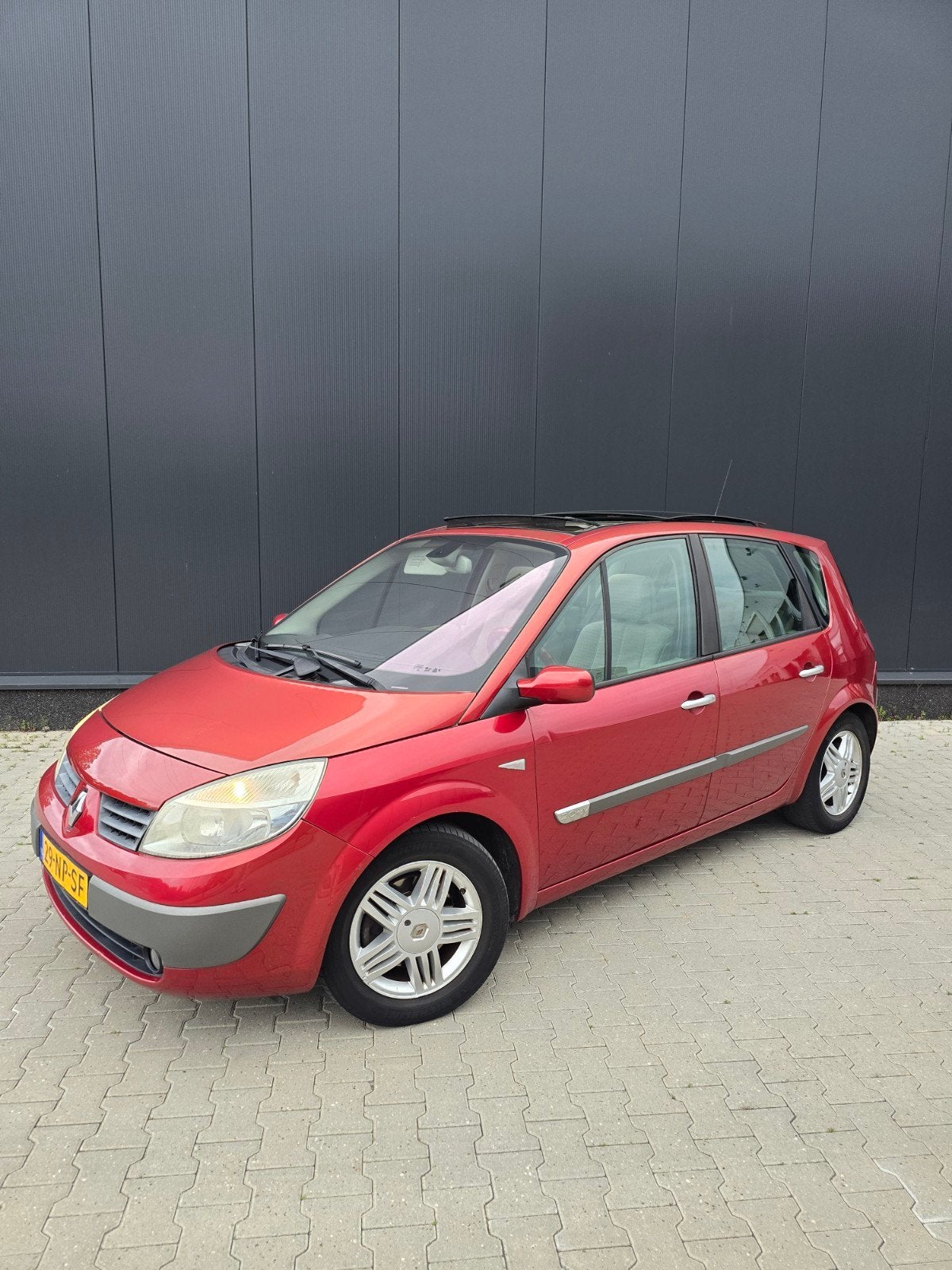 Renault Scénic 2.0 16V 99KW AUTOMAAT/PanoramaDak/Nw Apk️, Auto's, 1998 cc, 1250 kg, Beige, 4 cilinders