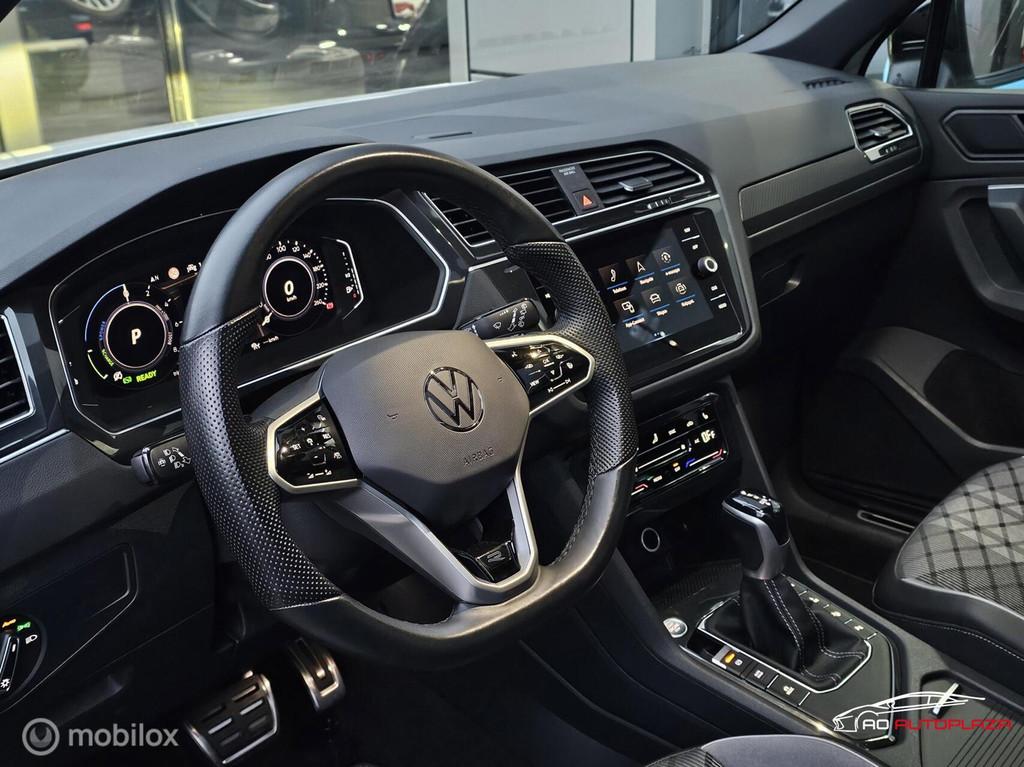 Volkswagen Tiguan 1.4 TSI eHybrid 3x R-line Panorama/Keyless, Auto's, 1716 kg, Zwart, 4 cilinders, Alcantara
