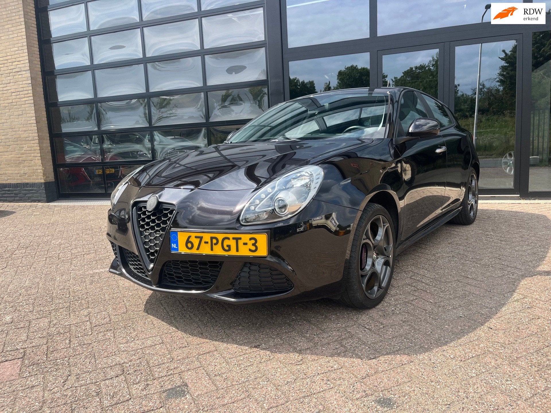 Alfa Romeo Giulietta 1.4 T Progression , 170 PK ! , Airco, L, Voorwielaandrijving, Euro 5, Gebruikt, Zwart