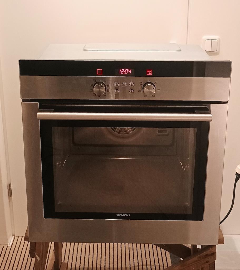 Siemens inbouw heteluchtoven E-nr: HB330550/01 Type: HTHB33, Witgoed en Apparatuur, Ovens, Gebruikt, Verzenden, Oven met grill
