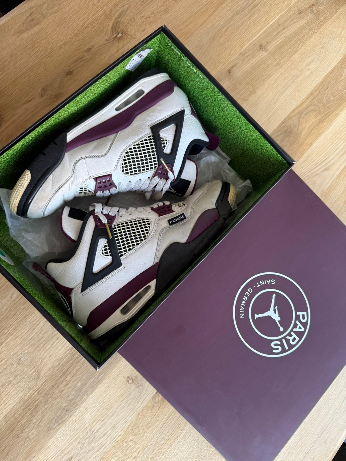 Air Jordan 4 Retro PSG (Paris Saint-Germain) –White/Bordeaux, Wit, Ophalen of Verzenden, Sneakers of Gympen, Gedragen