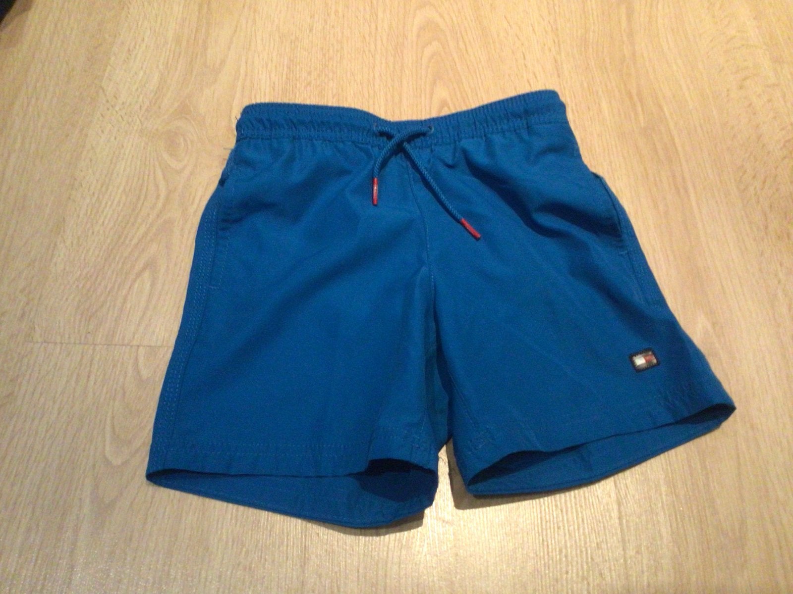 Tommy Hilfiger zwemshort 6/7 jaar zo goed als nieuw, Overige maten, Ophalen of Verzenden, Zo goed als nieuw, Zwembroek