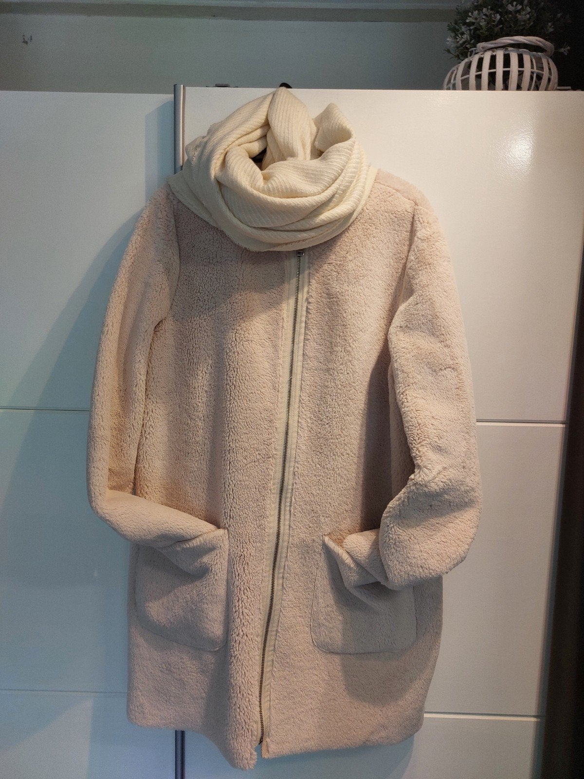 Zachte beige teddy jas met rits nieuw!maat 42., Beige, Maat 42/44 (L), Ophalen of Verzenden, Onbekend