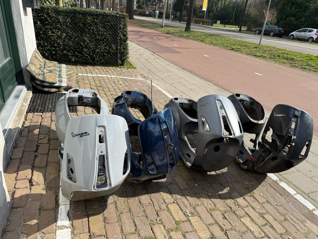 4x Frame Vespa Sprint / Primavera | Schade, Niet ingevuld, Niet ingevuld, Niet ingevuld