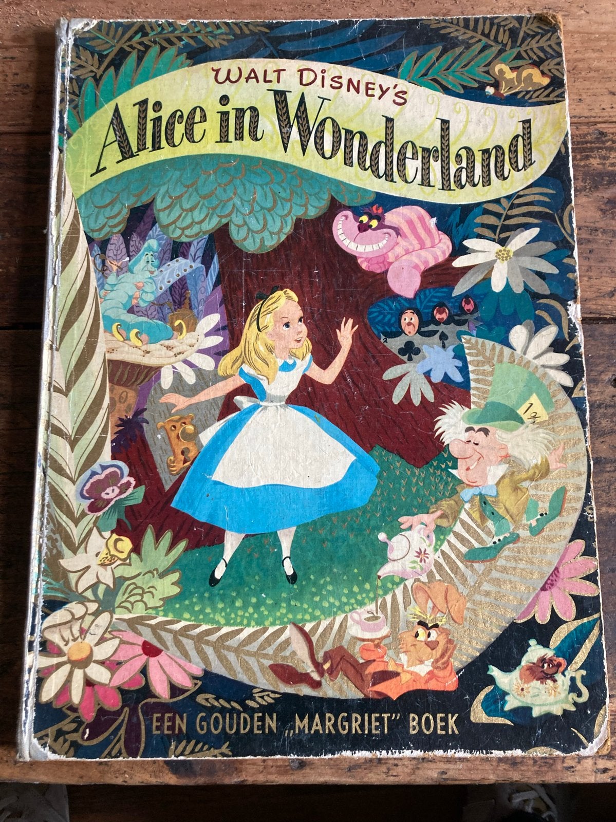 Walt Disney's Alice in Wonderland - Een Gouden Margriet Boek, Ophalen of Verzenden, Gelezen, Sprookjes