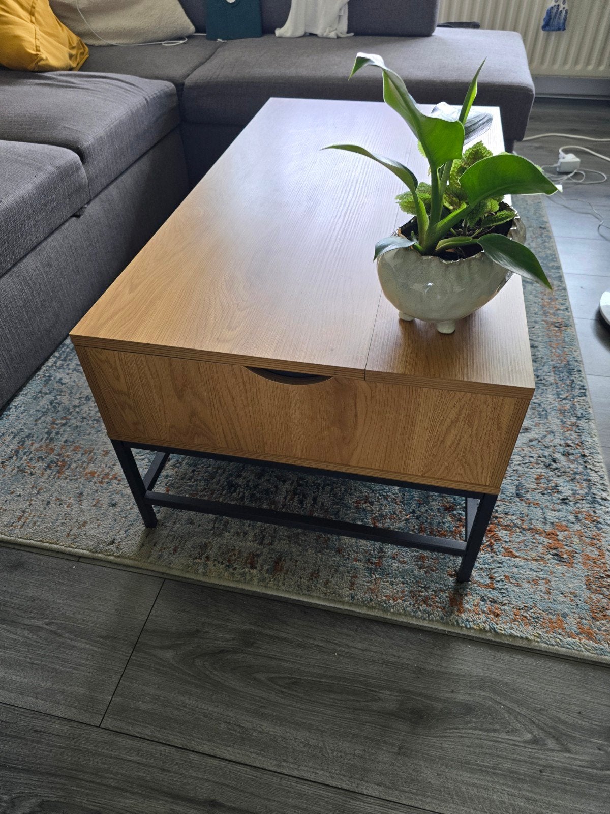 Moderne salontafel met opbergruimte en liftblad, Huis en Inrichting, Tafels | Salontafels, Gebruikt, 50 tot 100 cm, 150 tot 200 cm