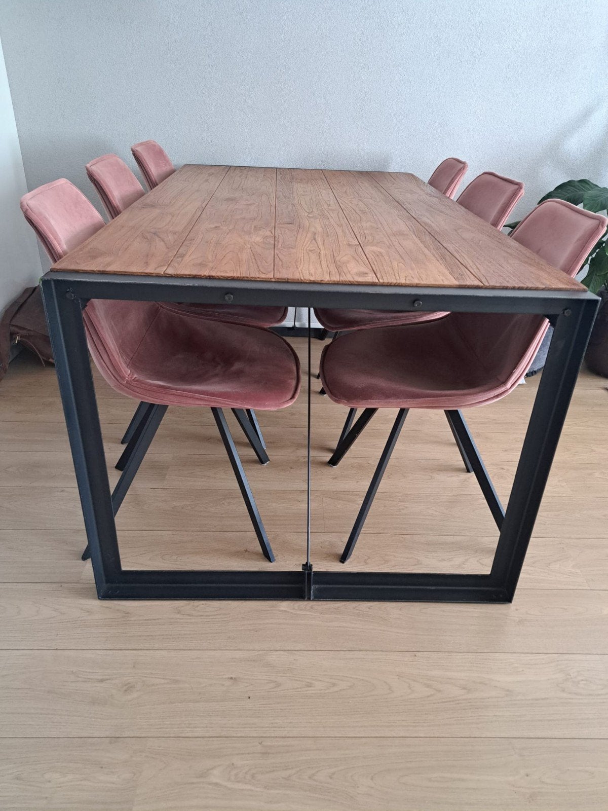Metalen eettafel met houten blad, Gebruikt, 100 tot 150 cm, Vijf personen of meer, 150 tot 200 cm