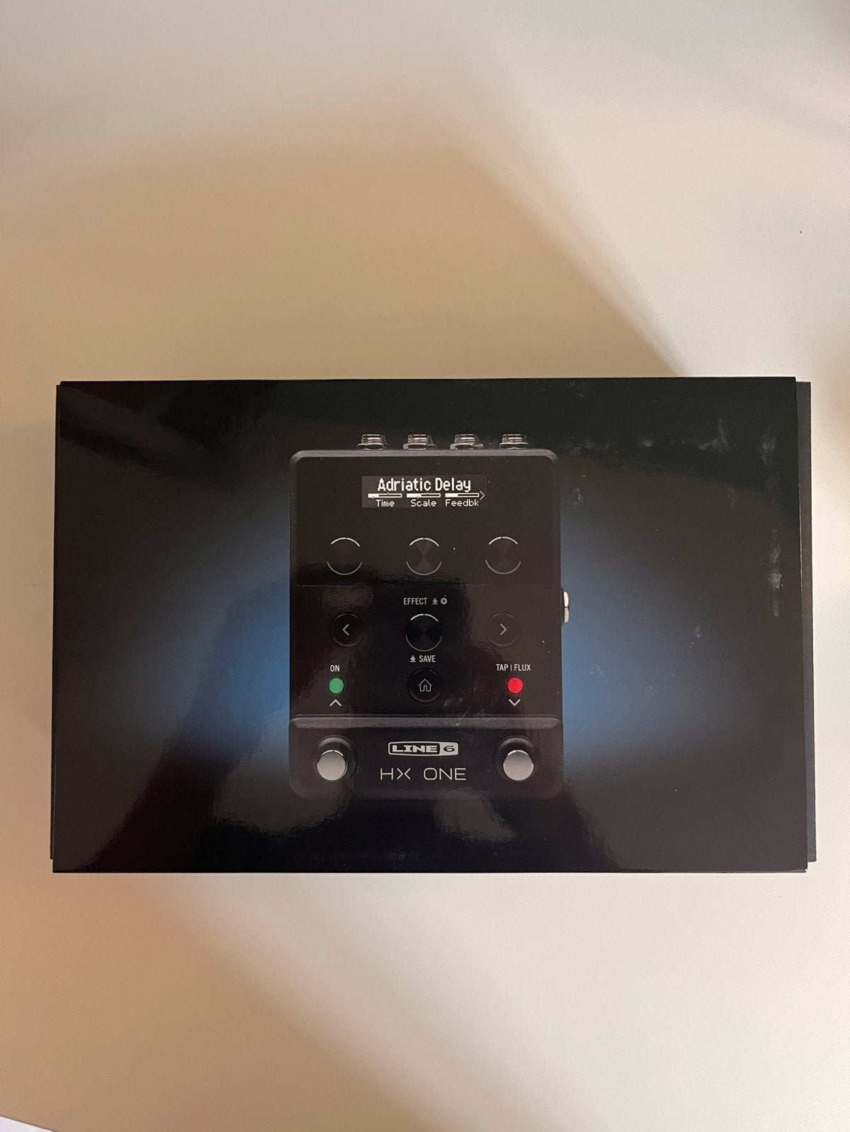 Line 6 Hx one + adapter & doos, Ophalen of Verzenden, Zo goed als nieuw