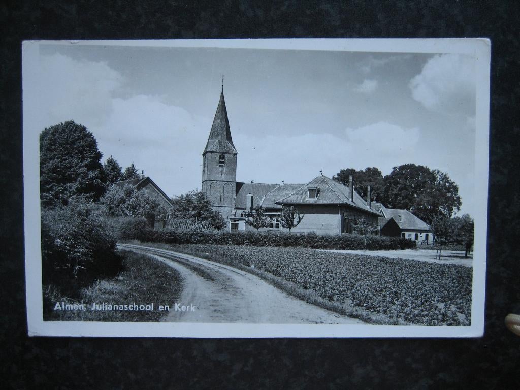 ALMEN Julianaschool en kerk JosPe, Ophalen of Verzenden, 1940 tot 1960, Gelderland