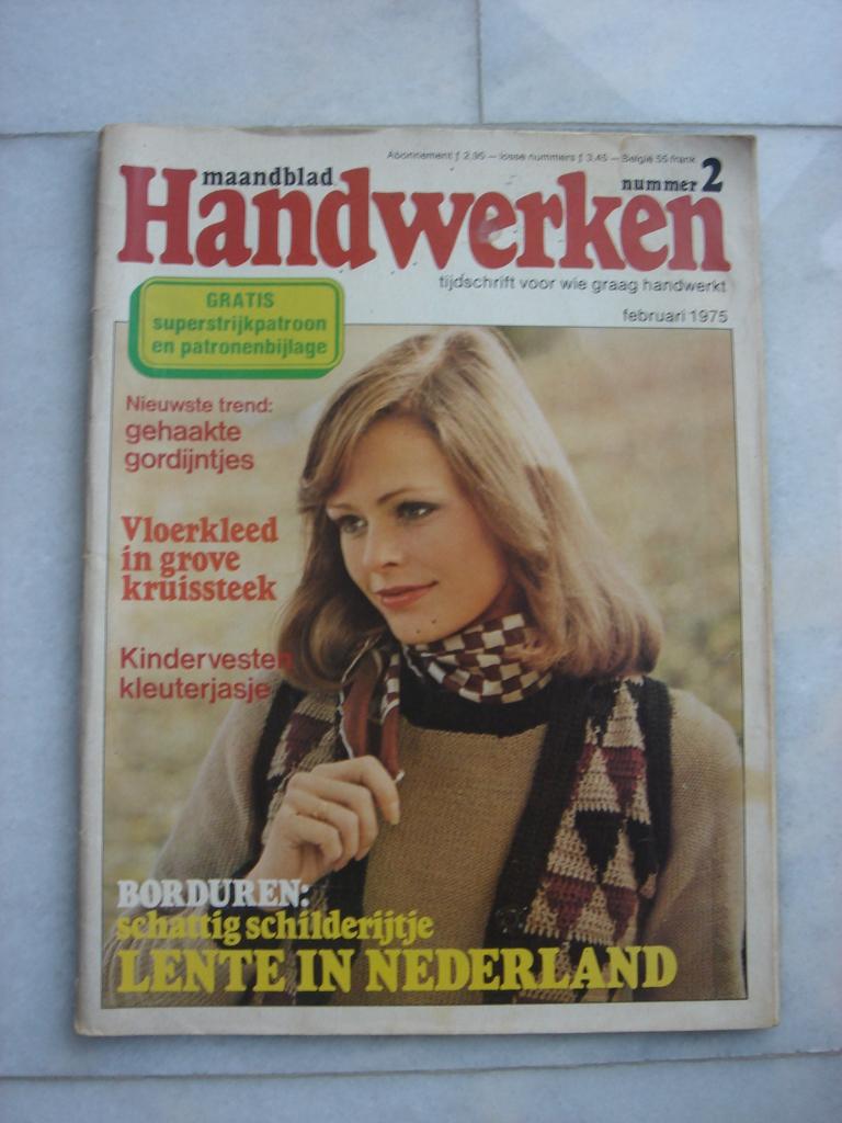 Handwerken Februari 1975, Ophalen of Verzenden, Gebruikt, Breien of Haken, Patroon of Boek
