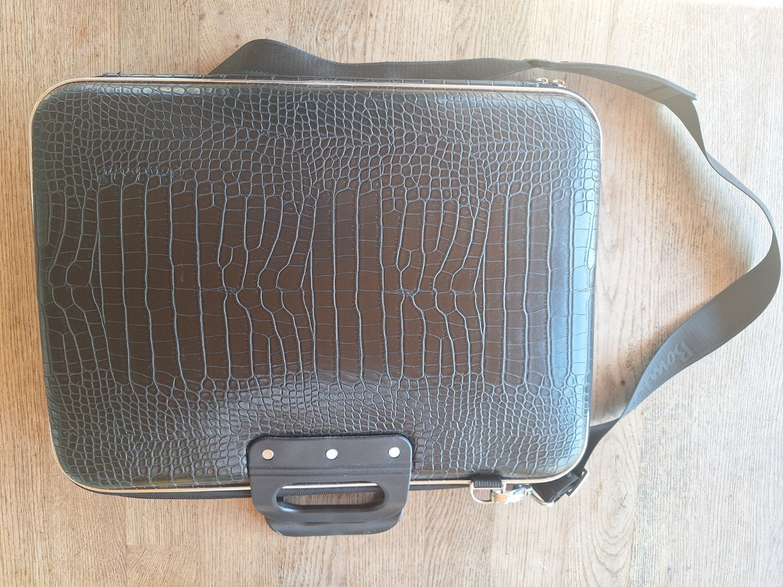 Laptoptas Bombata, Computers en Software, Laptoptassen, 17 inch of meer, Ophalen of Verzenden, Zo goed als nieuw, Zwart