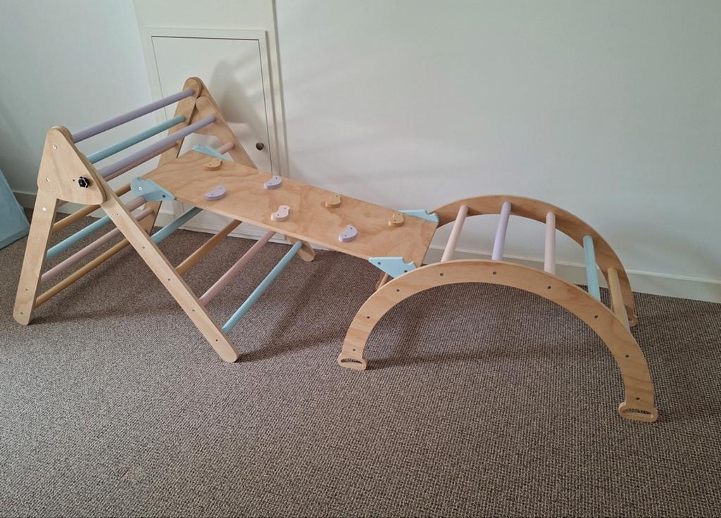 Houten montessori speeltoestel pastelkleur, Kinderen en Baby's, Speelgoed | Houten speelgoed, Ophalen, Zo goed als nieuw, Overige typen