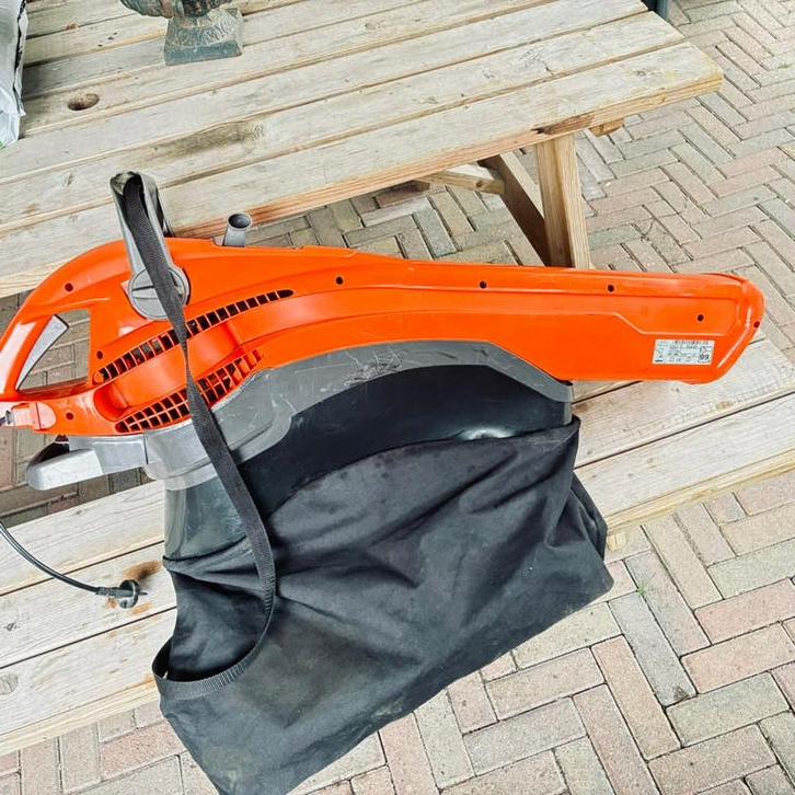 Flymo Gardenvac 2200W Bladblazer/Bladzuiger, Tuin en Terras, Bladblazers, Ophalen, Gebruikt, Handgedragen, Met opvangzak
