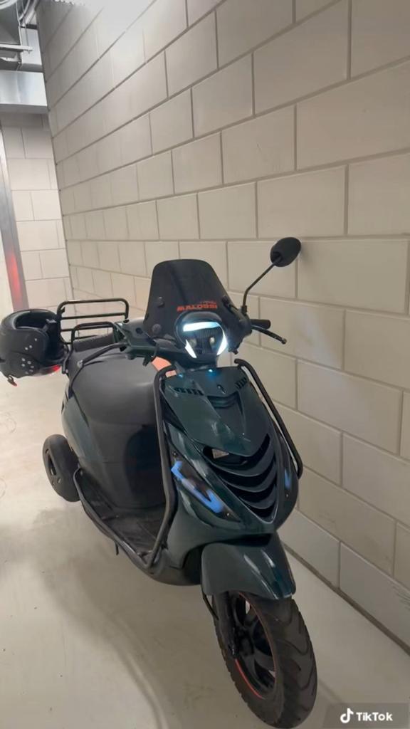 Zip brom gele plaat 50cc 4takt 2020 bouwjaar TE RUIL!, Ophalen, Zo goed als nieuw, Benzine, Zip