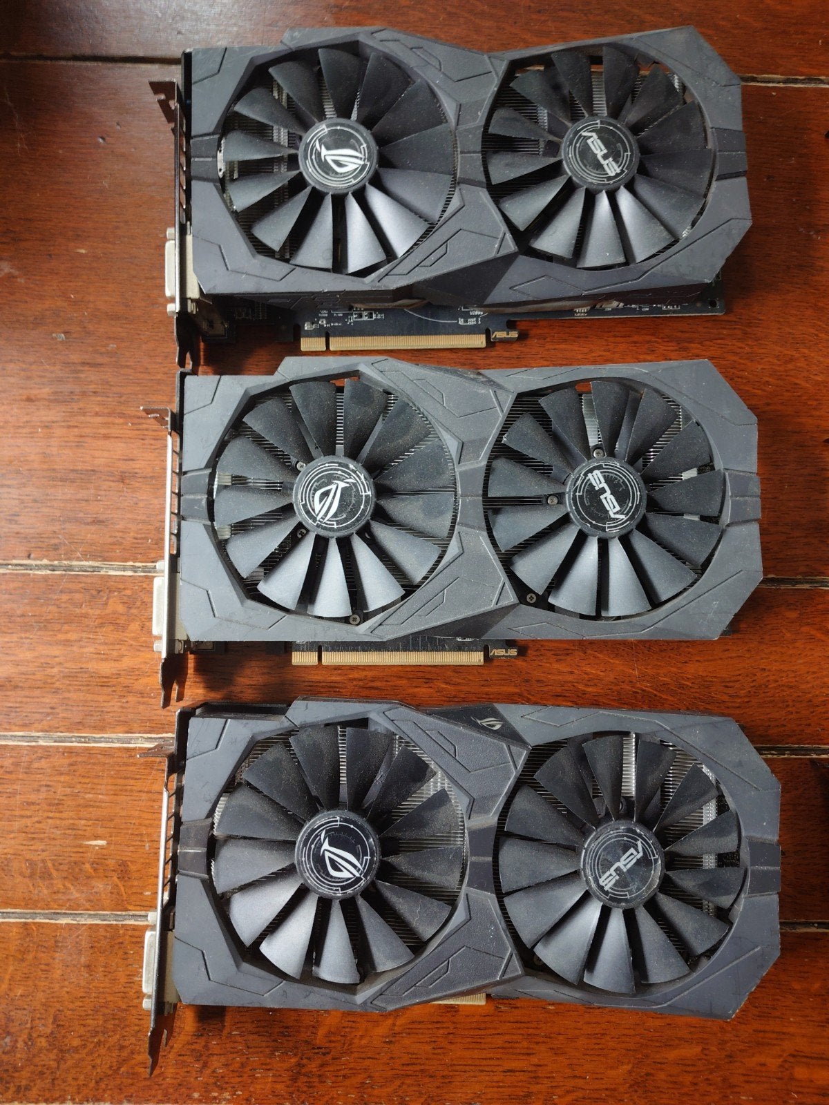 3x Asus RX-570 4Gb Strix - Defect voor onderdelen/reparatie, PCI-Express 3, AMD, HDMI, Ophalen of Verzenden