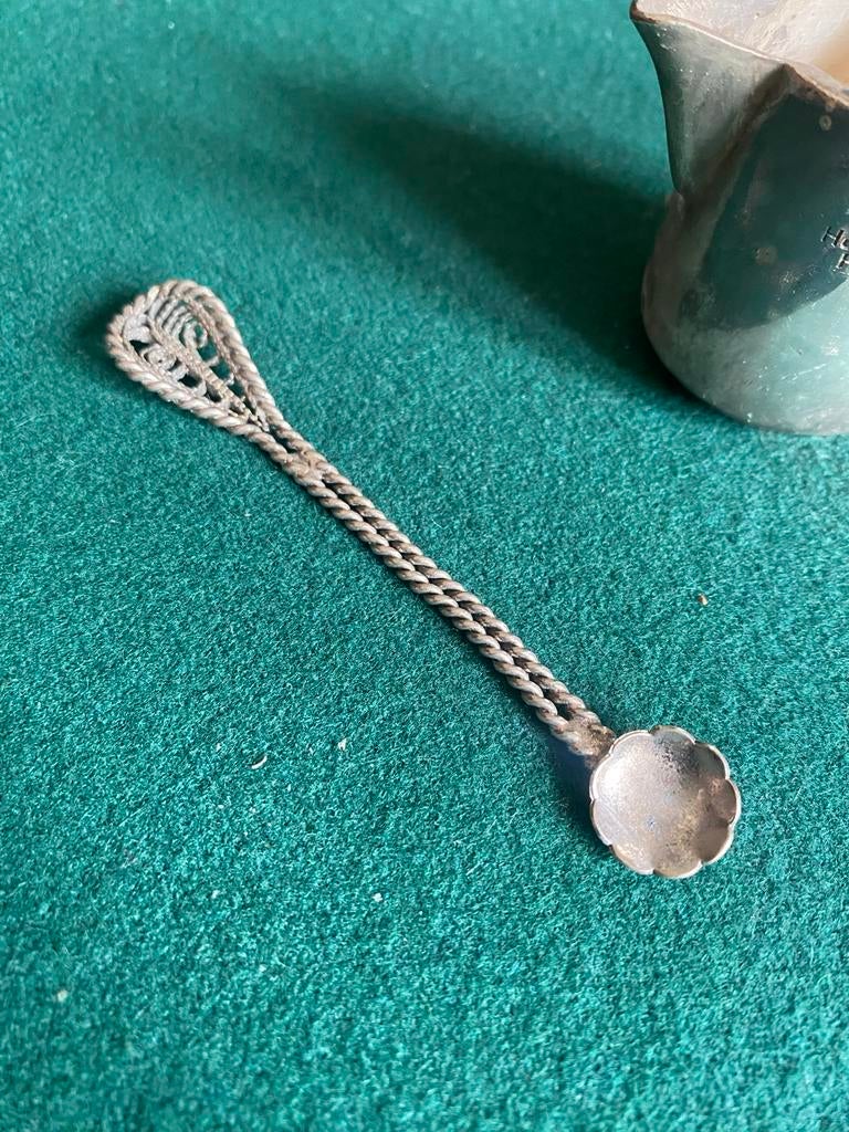 Miniatuur zilverkleurig kannetje en lepel, Ophalen of Verzenden