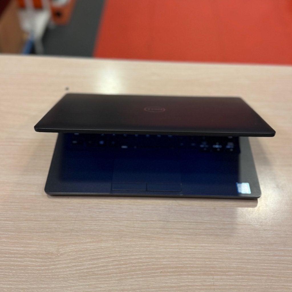 Dell Latitude 5300 8e gen i5 laptop | 8Gb - 128Gb SSD- W11, Dell, Zo goed als nieuw, Support@Dell.com, One Dell Way
Round Rock, TX 78682
United States