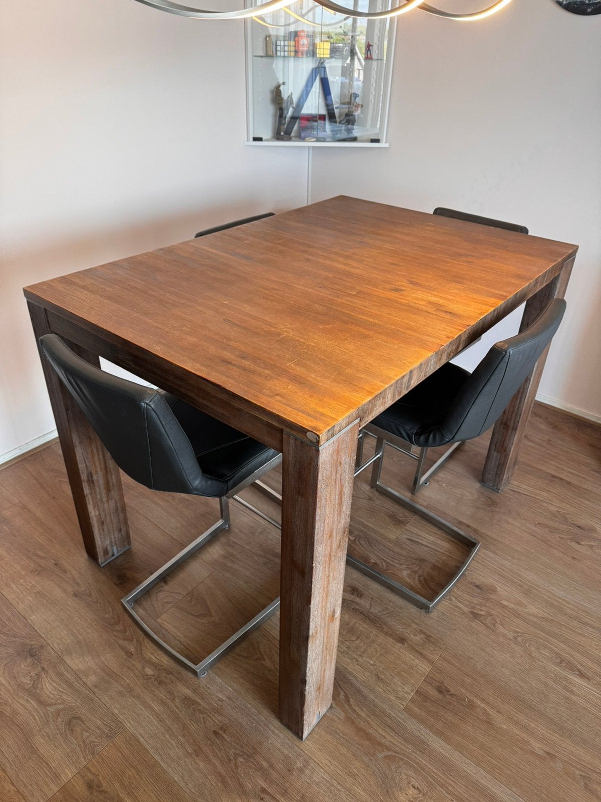 Henders & Hazel Velasco barset - 4 stoelen met ECHT LEER, Ophalen, Zo goed als nieuw, Rechthoekig, 50 tot 100 cm