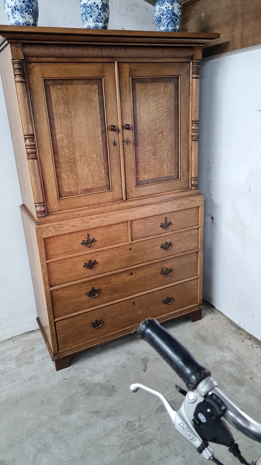 mooie buffetkast eiken prijs € 125.00, Antiek en Kunst, Ophalen of Verzenden