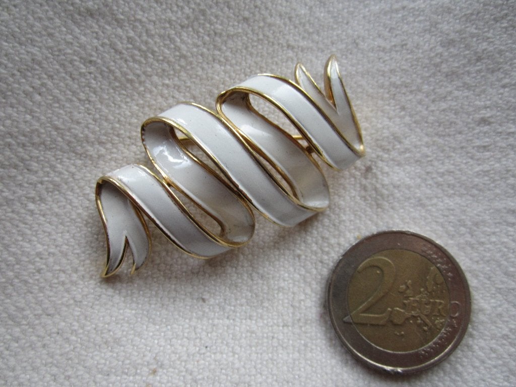 79.  Schitterende oude broche, TRIFARI, Sieraden, Tassen en Uiterlijk, Antieke sieraden, Ophalen, Overige materialen, Broche