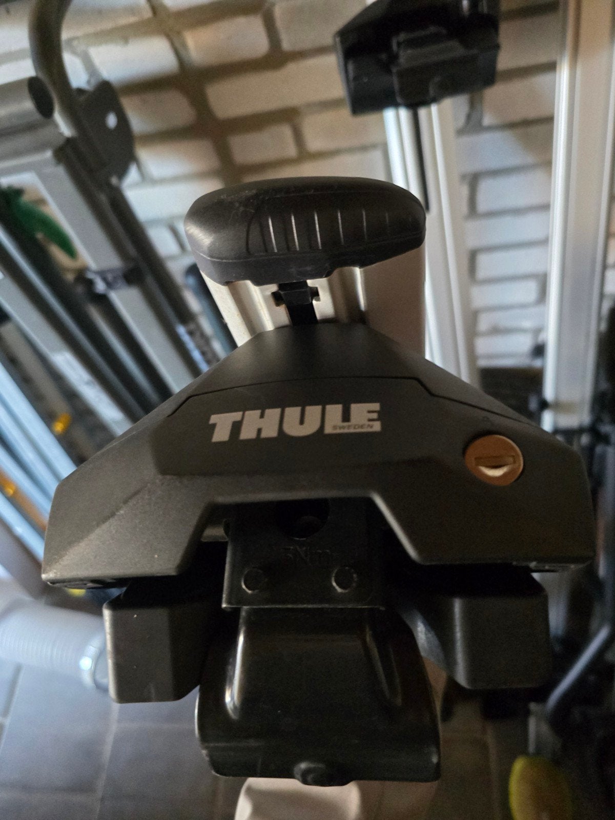 Thule voeten Wingbar Opel Astra K Sportstourer + sleutels, Ophalen, Zo goed als nieuw