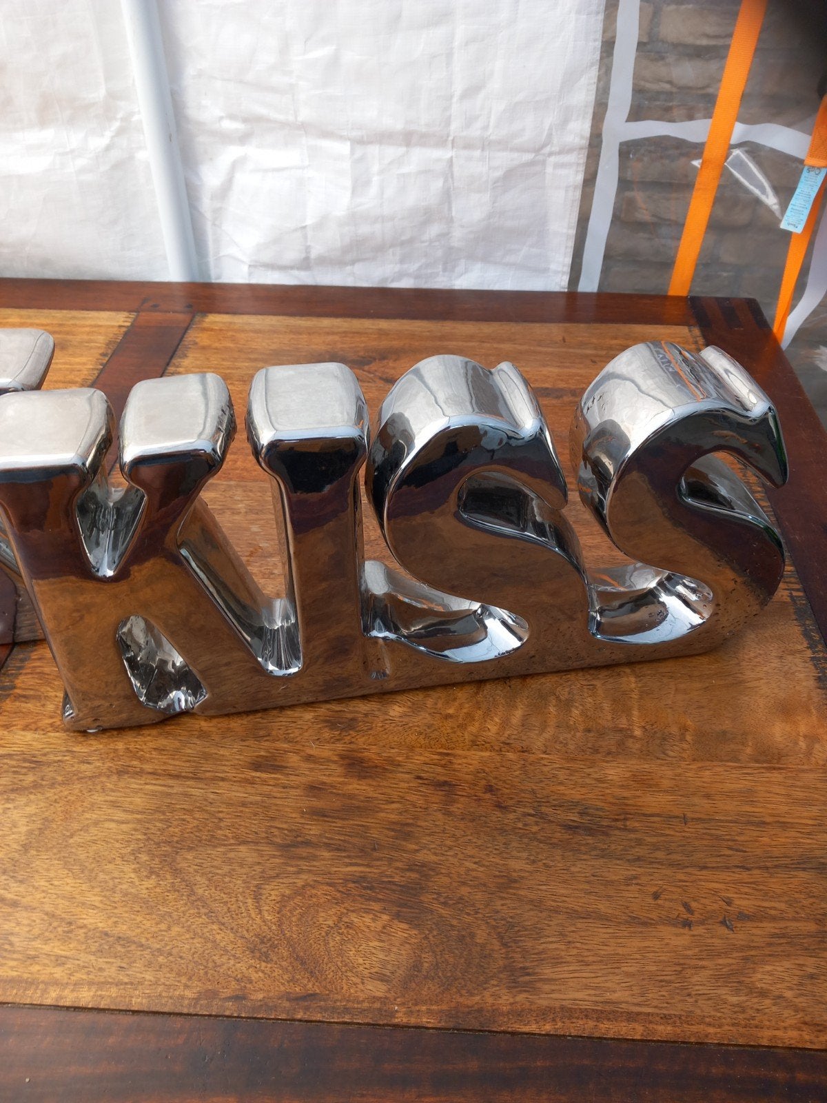 Metalen decoratie letters LOVE, KISS, SEX - 50x23 cm, Ophalen, Gebruikt, Zilver, Metaal