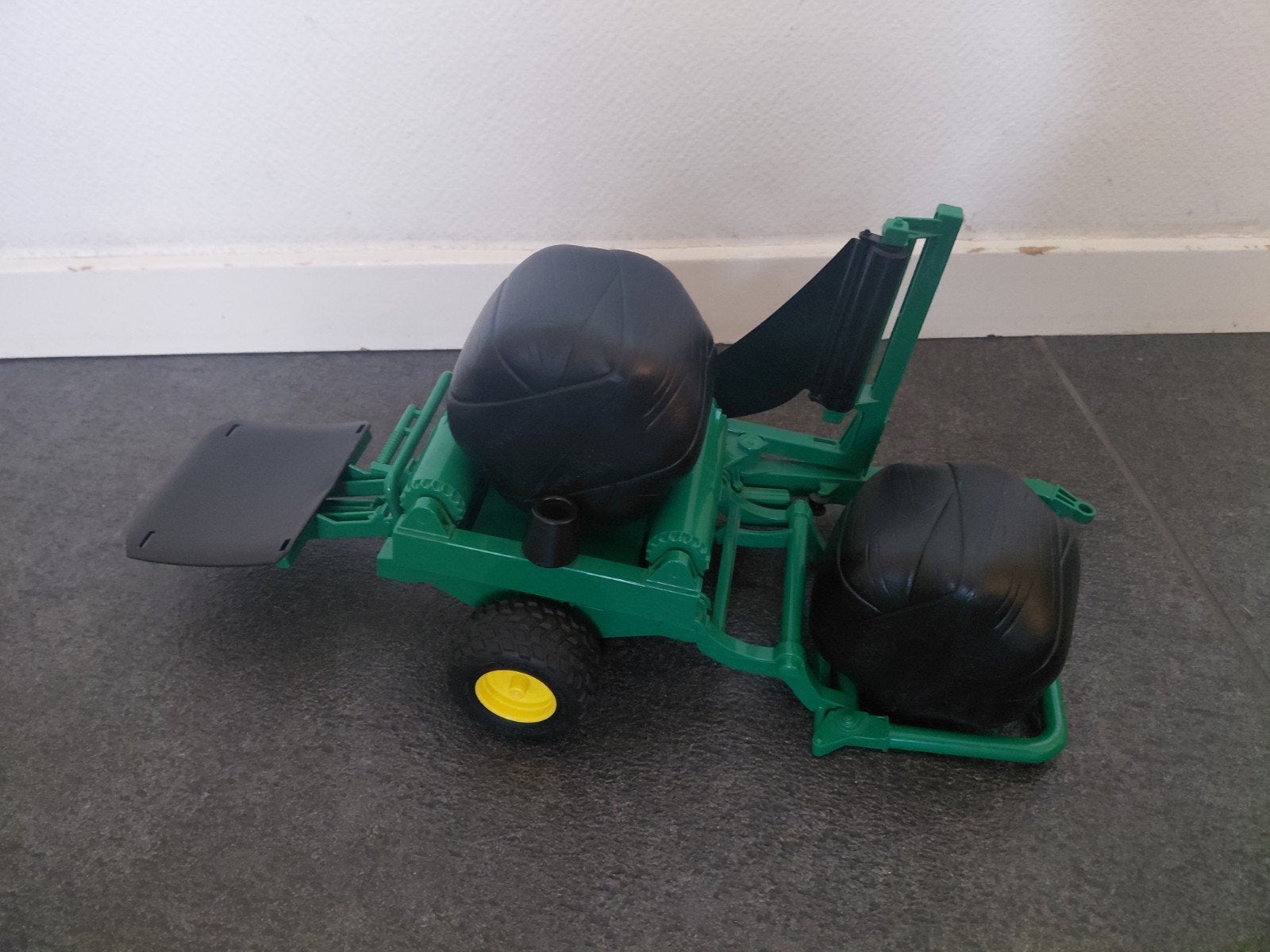 Bruder balenwikkelaar + 2 gewikkelde balen, Ophalen of Verzenden, Zo goed als nieuw