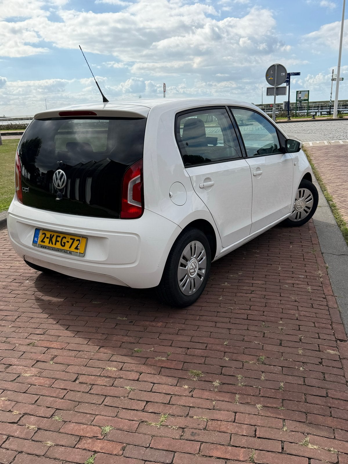 Volkswagen up! 1.0 44KW 2013 Wit, Voorwielaandrijving, Up!, 840 kg, 4 stoelen