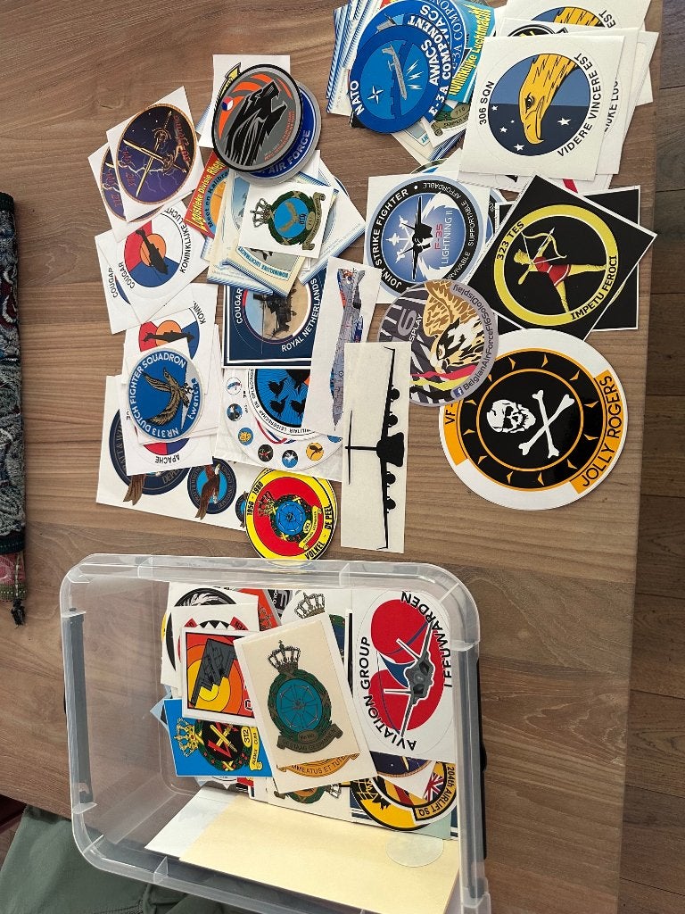 Box met luchtvaart stickers (veel KLu), Ophalen of Verzenden, Zo goed als nieuw, Overige typen