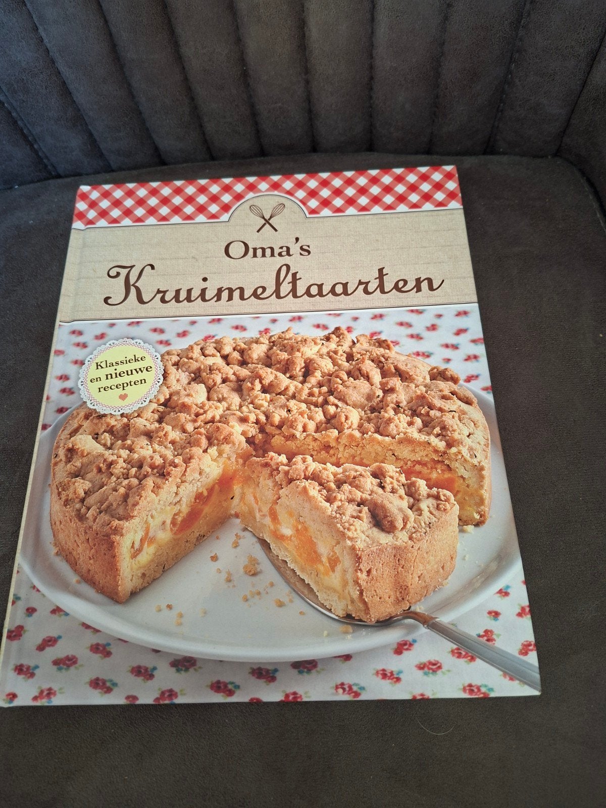 Oma's Kruimeltaarten: Klassieke en nieuwe recepten, Boeken, Kookboeken, Ophalen of Verzenden, Zo goed als nieuw, Onbekend, Taart, Gebak en Desserts