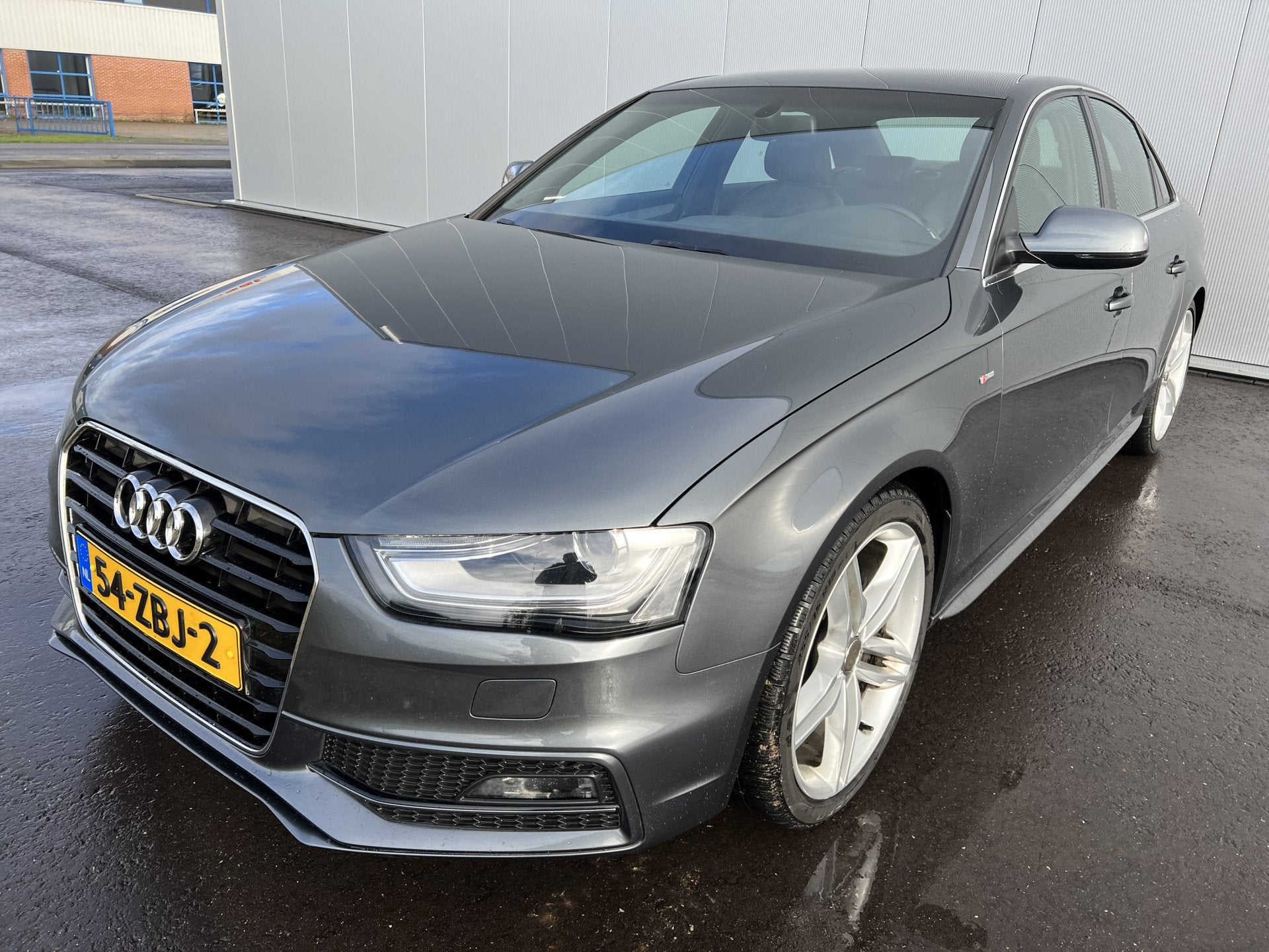 Audi A4 Limousine 1.8 TFSI S Edition (bj 2012, automaat), Auto's, Euro 5, Gebruikt, 4 cilinders, Origineel Nederlands