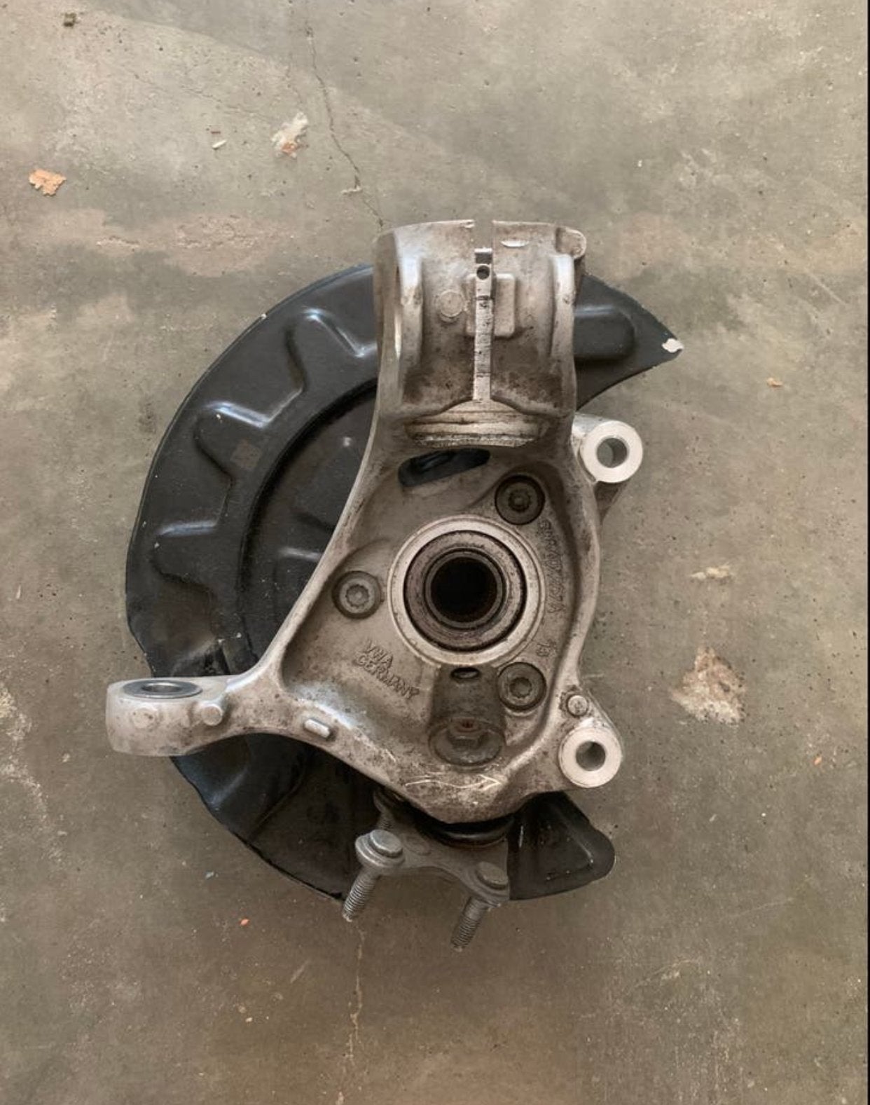 VOLKSWAGEN GOLF 8 Fusee Links voor, Ophalen, Gebruikt, Volkswagen