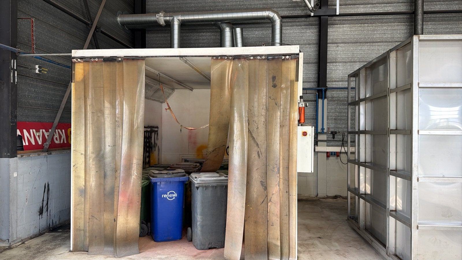 Gekeurde en werkende spuitcabine (250x250x400 cm), Ophalen