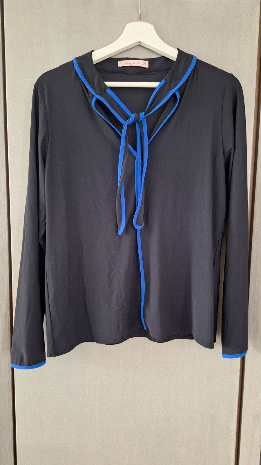 Mooi shirt van Studio Anneloes maat m., Maat 38/40 (M), Studio Anneloes, Blauw, Ophalen of Verzenden